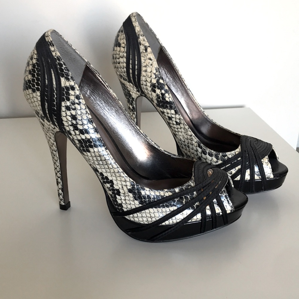 Exchange by Charles David Snakeskin Heels, Size 8